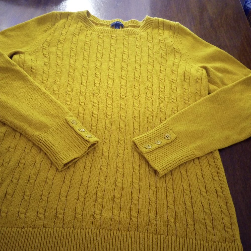 Talbots size medium EUC crew neck sweater, mustard yellow